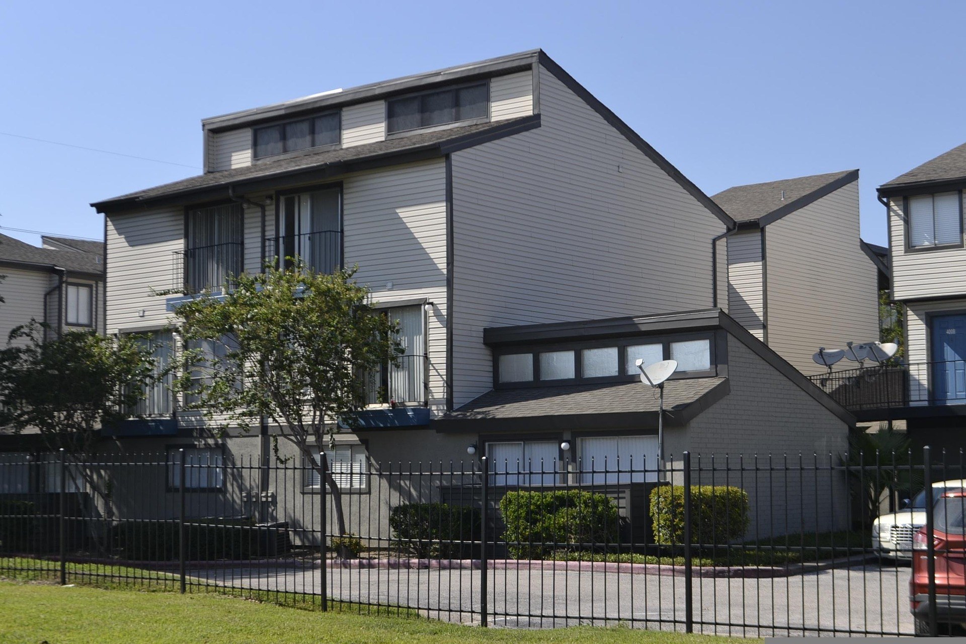 Local low-rise apartment investment property